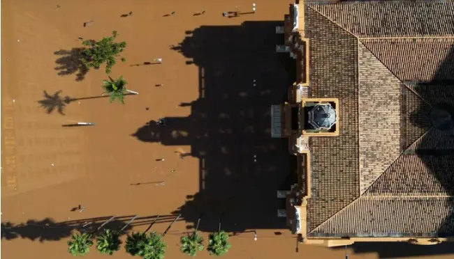  Las inundaciones no dan tregua en el sur de Brasil: vuelven a subir los ríos y hay más de 140 muertos